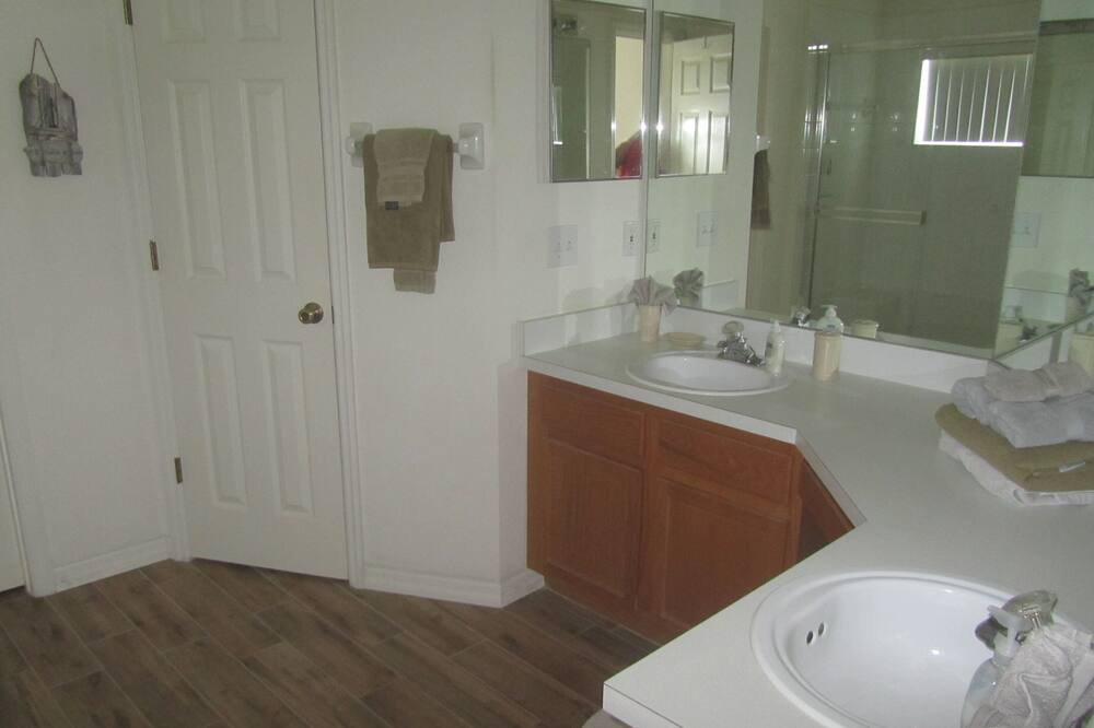 Photo of Bathroom in Sabal Harbour