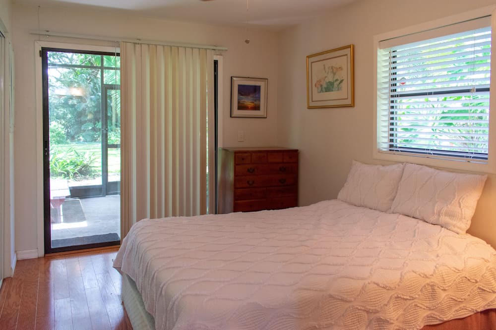 Photo of Bedroom in Palm River-Clair Mel