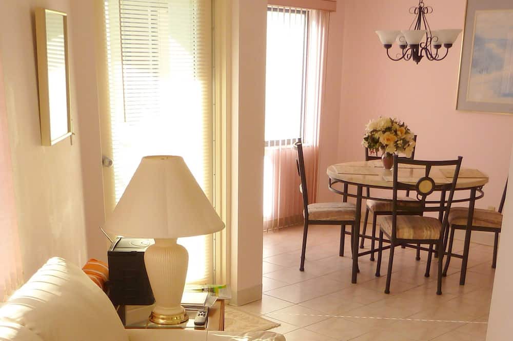 Photo of Livingroom in Tierra Verde