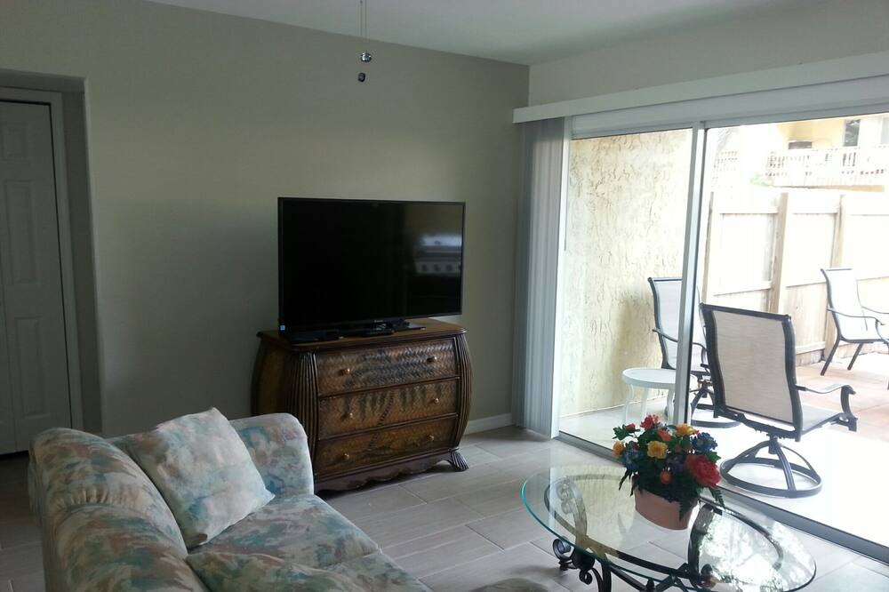 Photo of Livingroom in Gulf Gate Estates