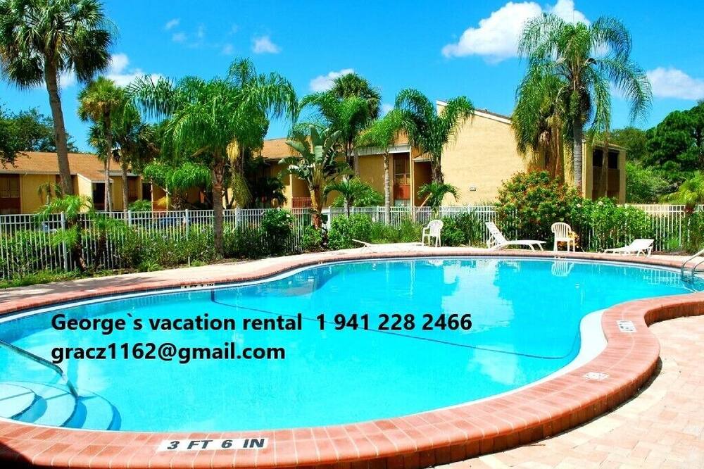Photo of Outdoor in Gulf Gate Estates