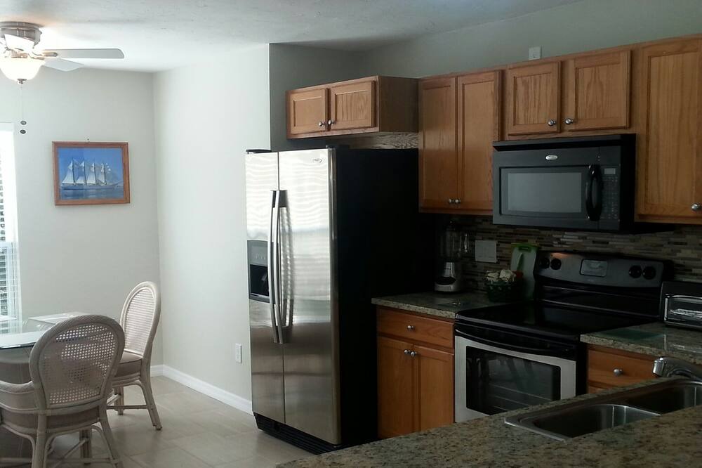 Photo of Kitchen in Gulf Gate Estates