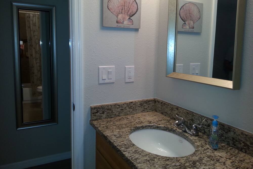 Photo of Bathroom in Gulf Gate Estates