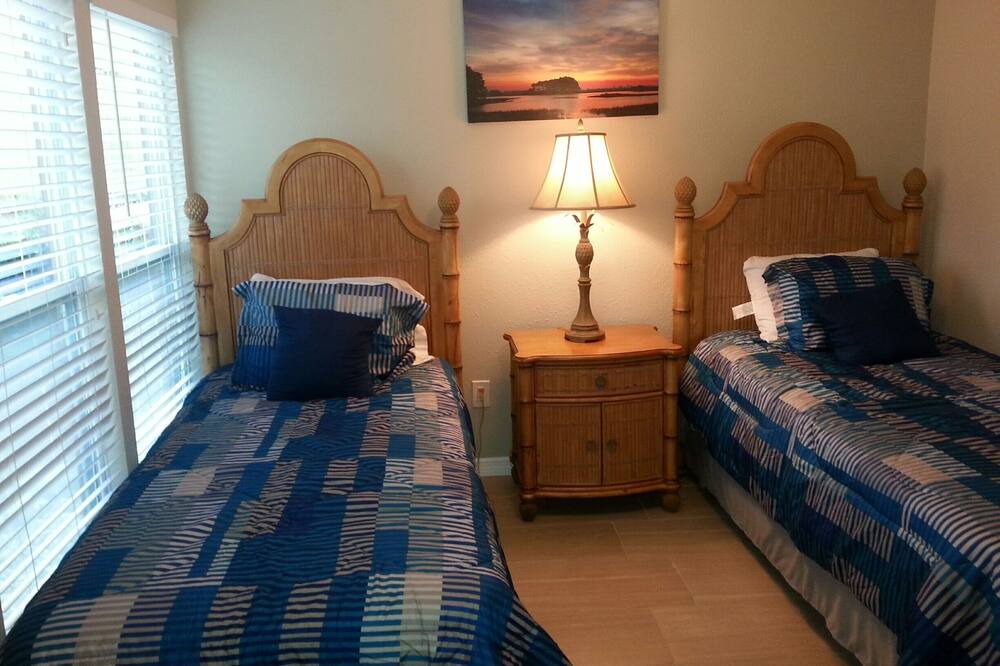 Photo of Bedroom in Gulf Gate Estates