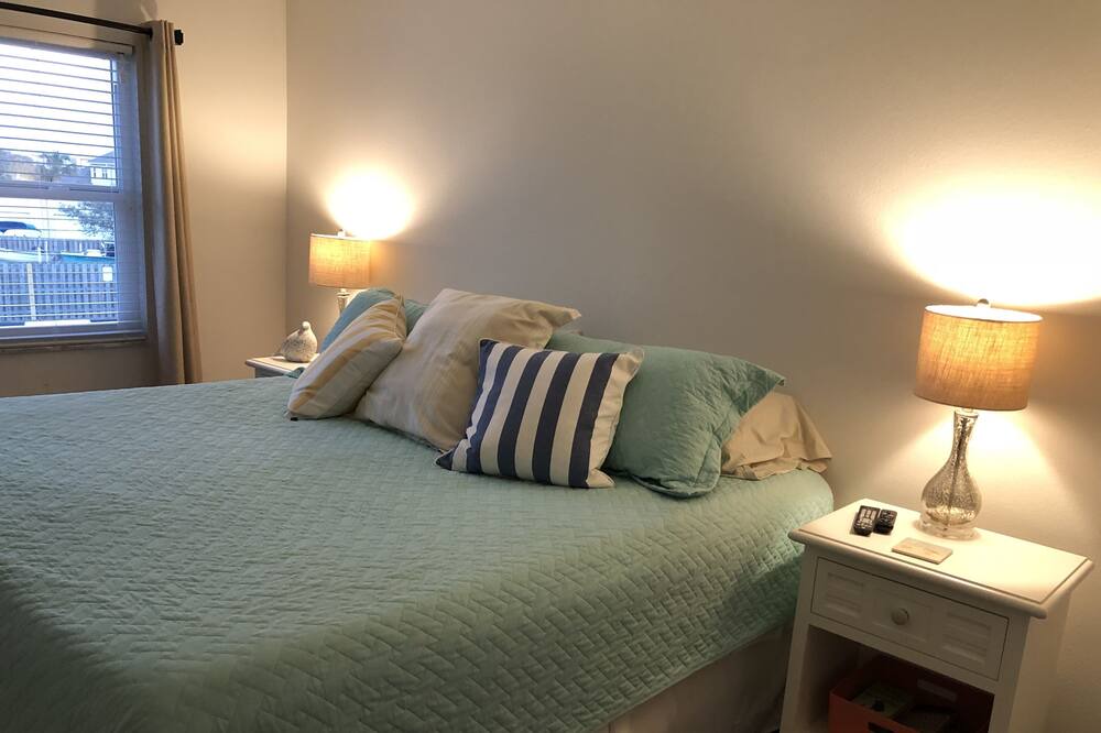 Photo of Bedroom in Crescent Beach