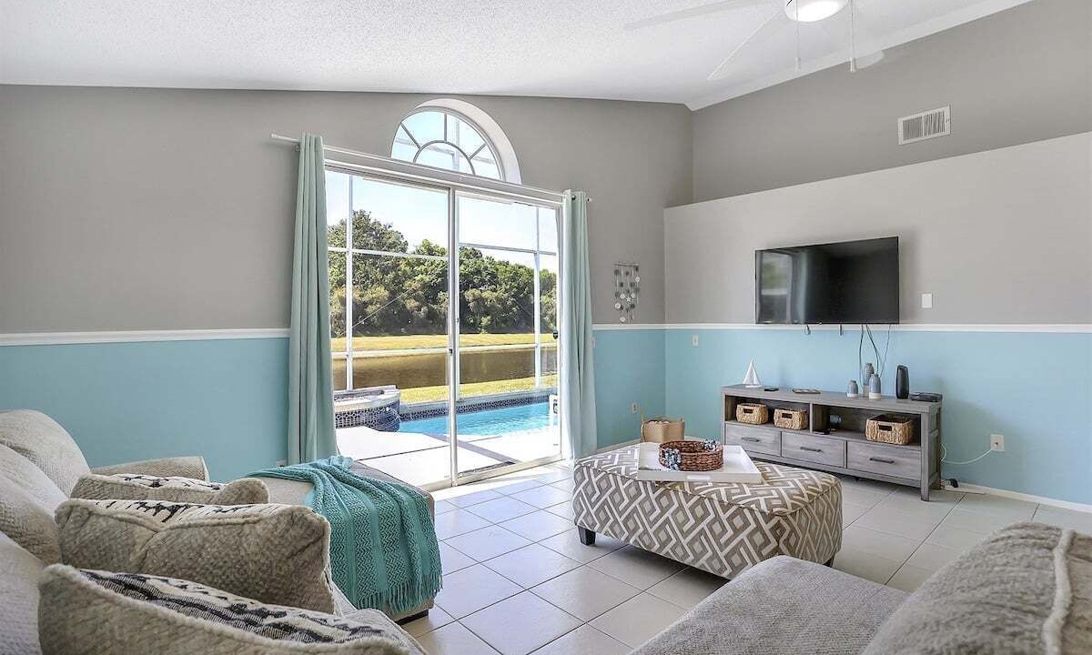 Photo of Others in Windward Cay
