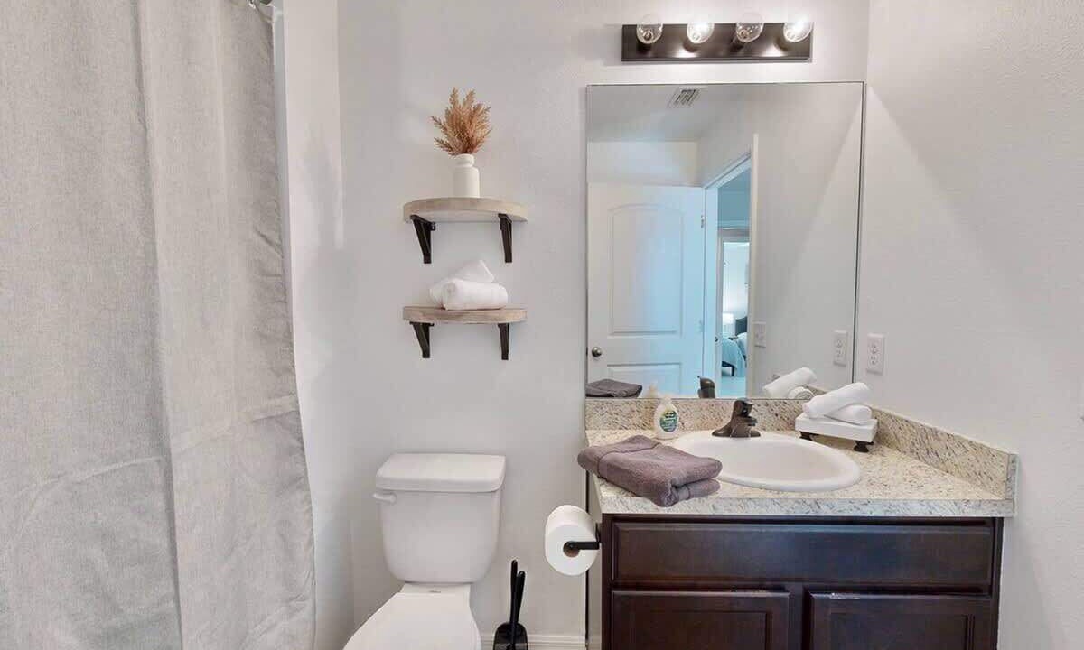 Photo of Bathroom in Brooksville
