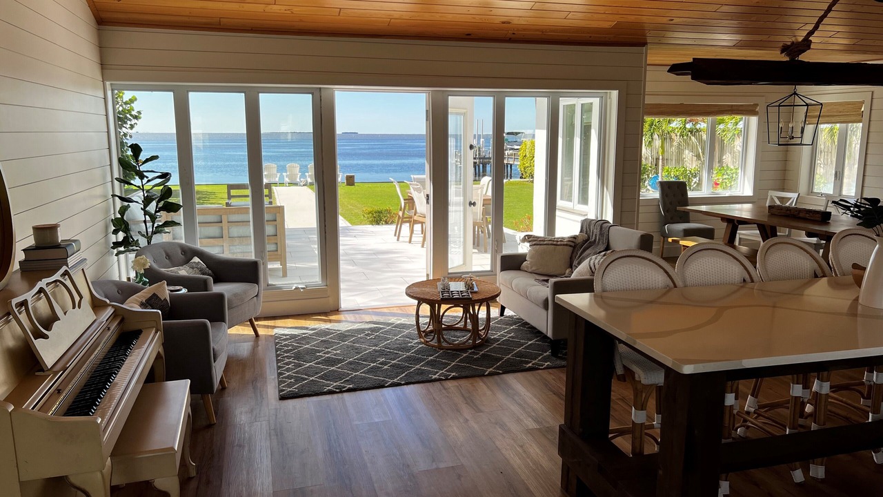 Photo of Livingroom in Crystal Beach