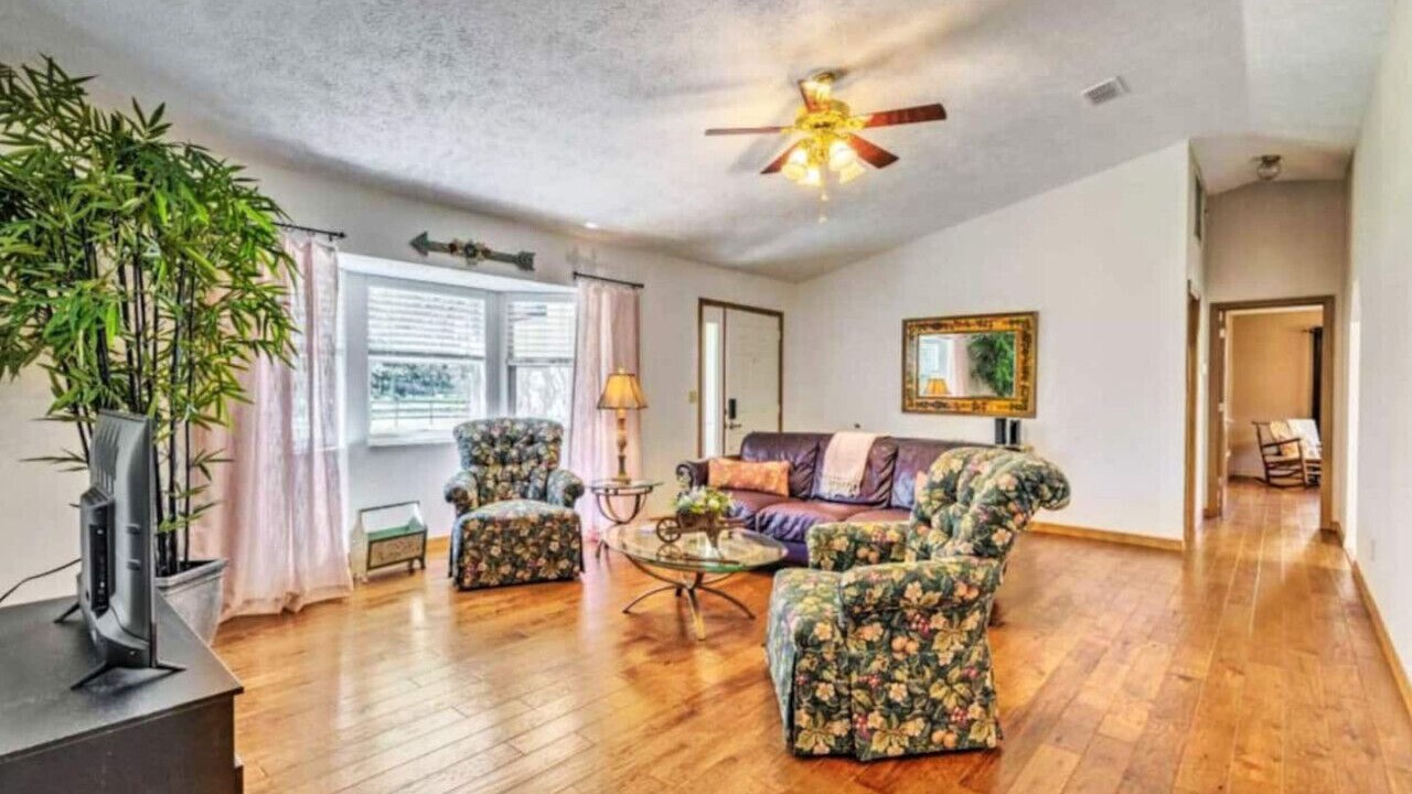 Photo of Livingroom in Fellowship