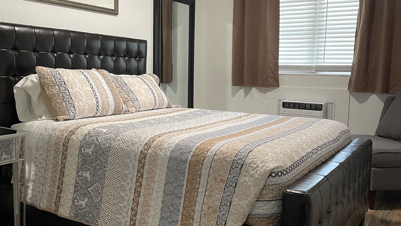 Photo of Bedroom in Snell Isle