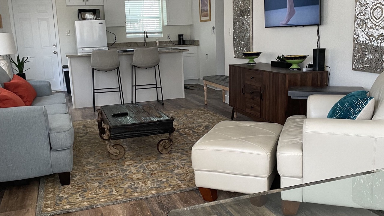 Photo of Livingroom in Snell Isle