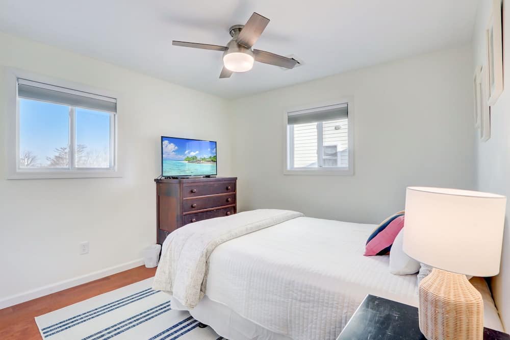 Photo of Bedroom in Mystic Island