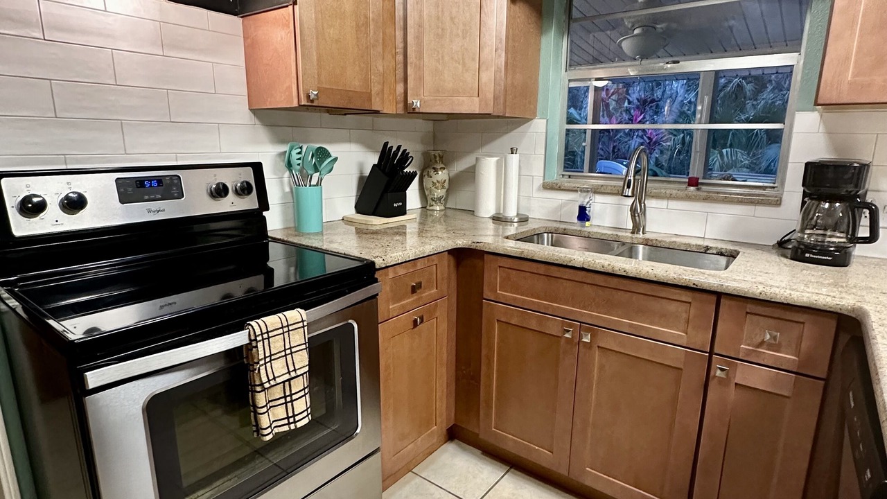 Photo of Kitchen in Weeki Wachee Gardens