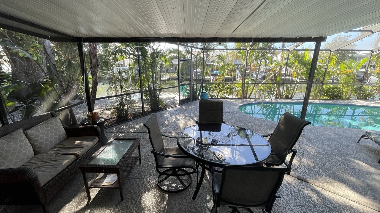 Photo of Patio Balcony in Bay Crest Park