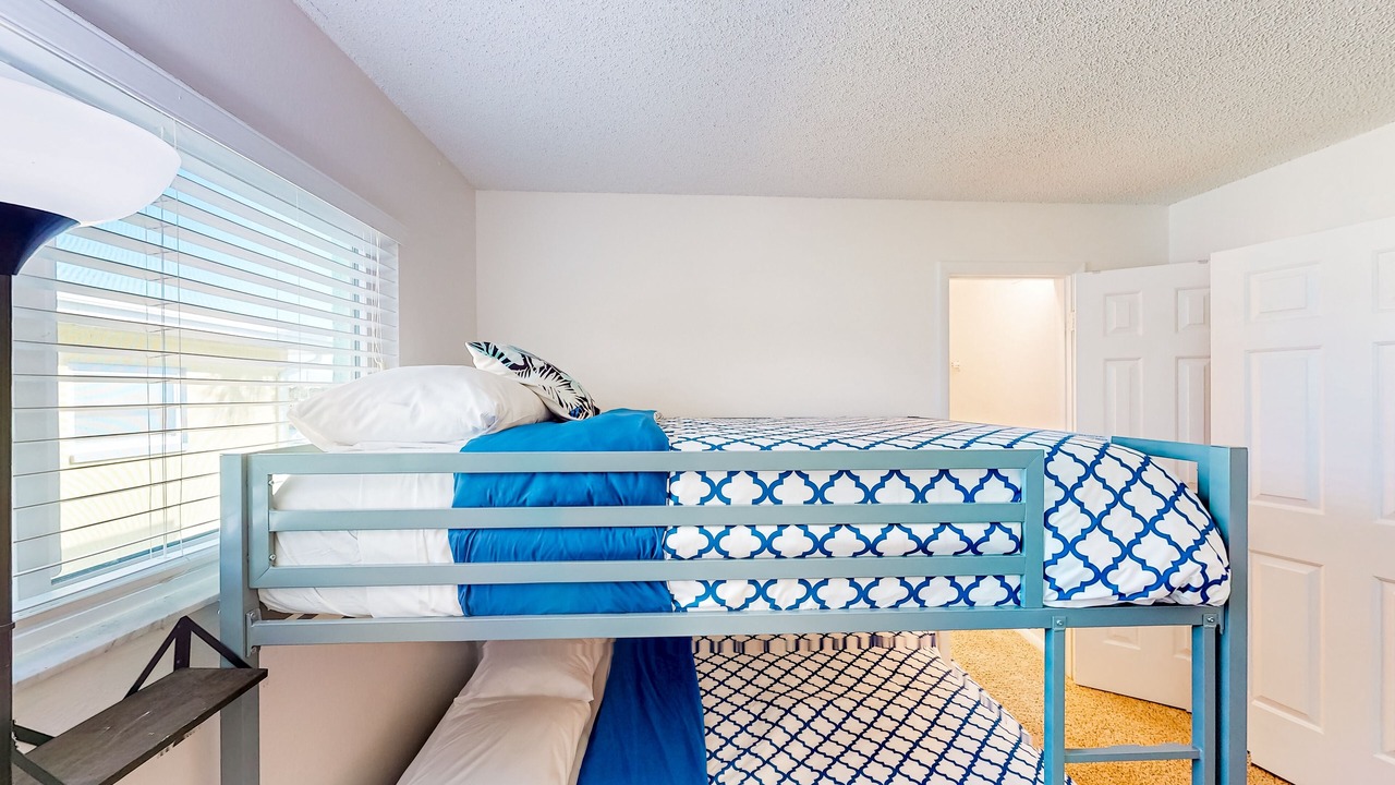Photo of Bedroom in Capri Isle