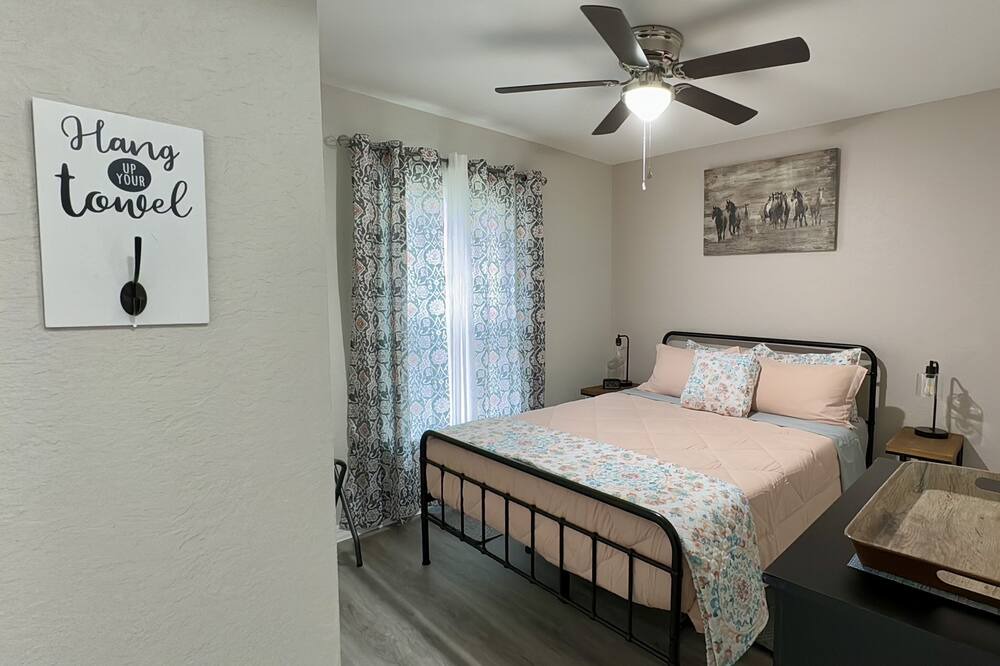 Photo of Bedroom in Dunnellon