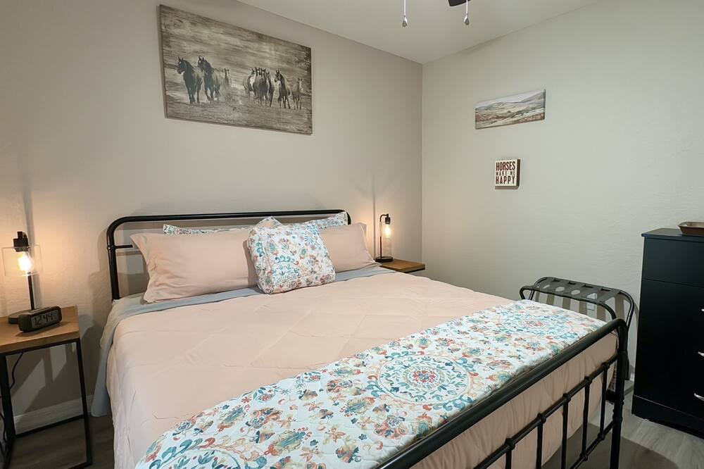 Photo of Bedroom in Dunnellon