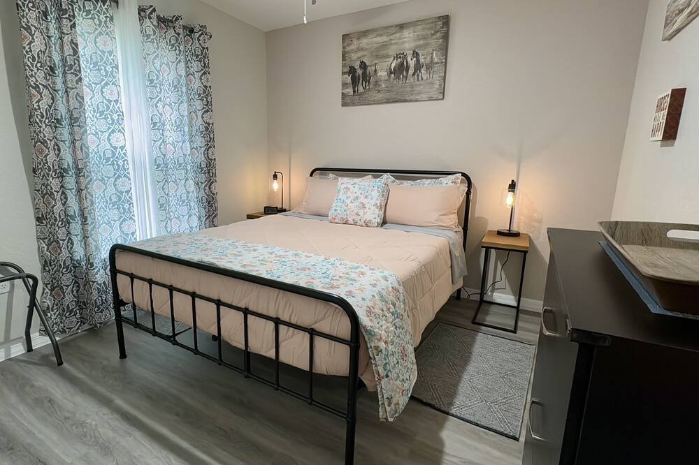Photo of Bedroom in Dunnellon