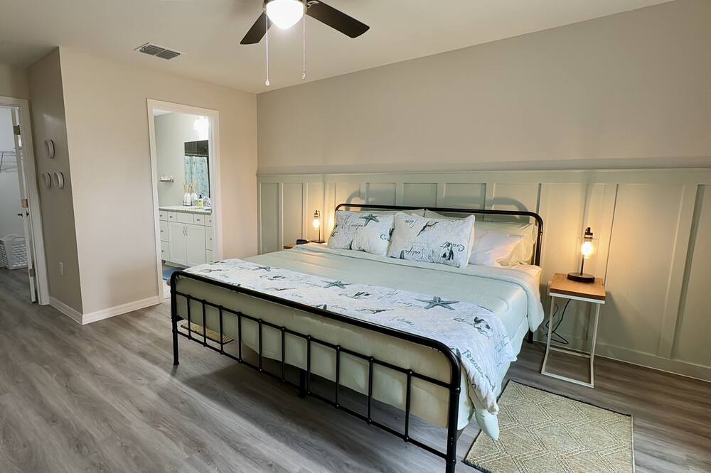 Photo of Bedroom in Dunnellon