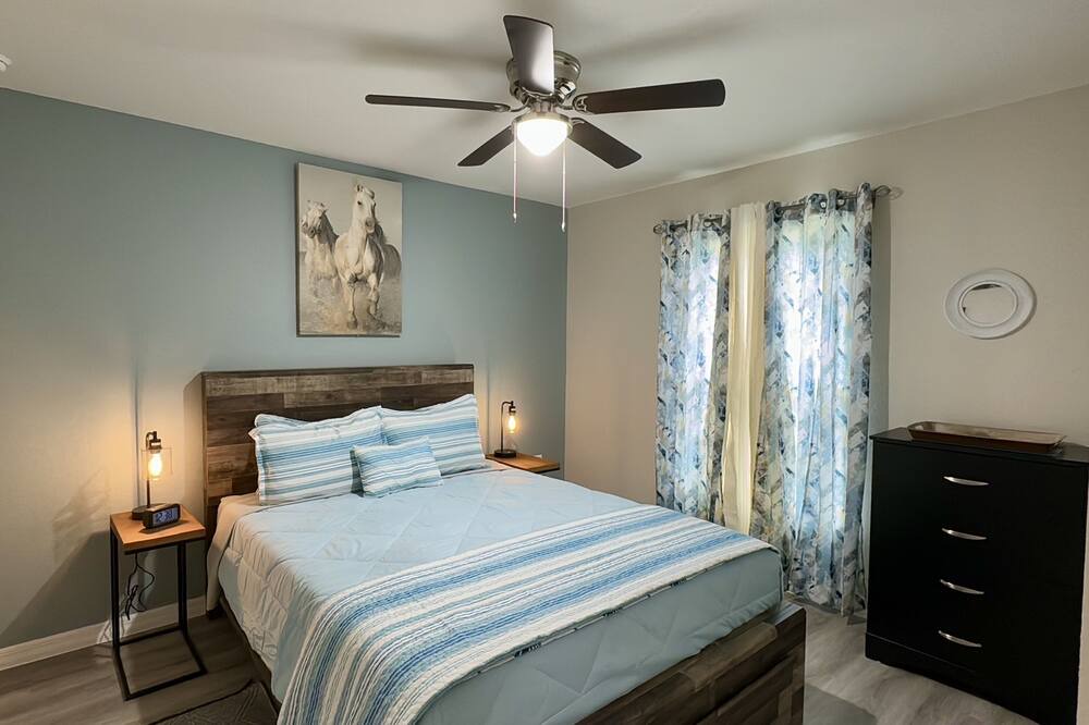 Photo of Bedroom in Dunnellon