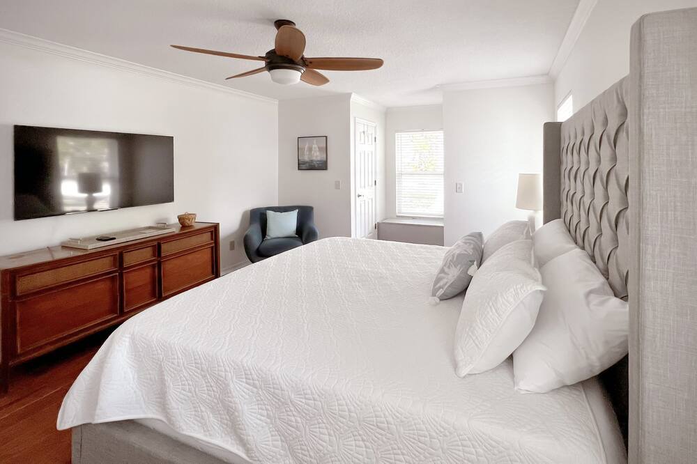 Photo of Bedroom in River Crossing