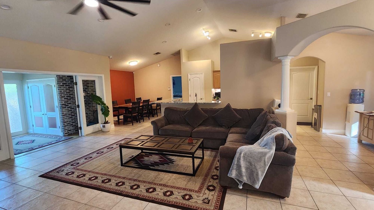 Photo of Livingroom in Groveland
