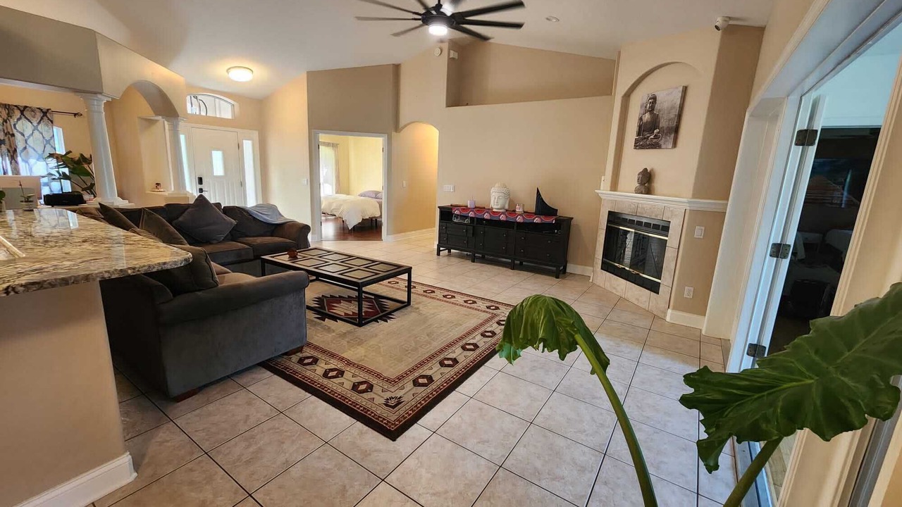 Photo of Livingroom in Groveland