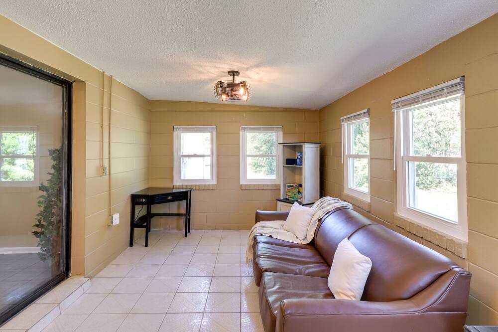 Photo of Bedroom in Silver Springs Shores