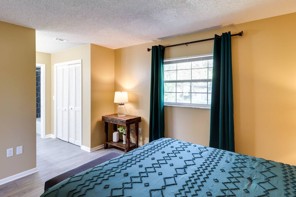 Photo of Bedroom in Silver Springs Shores