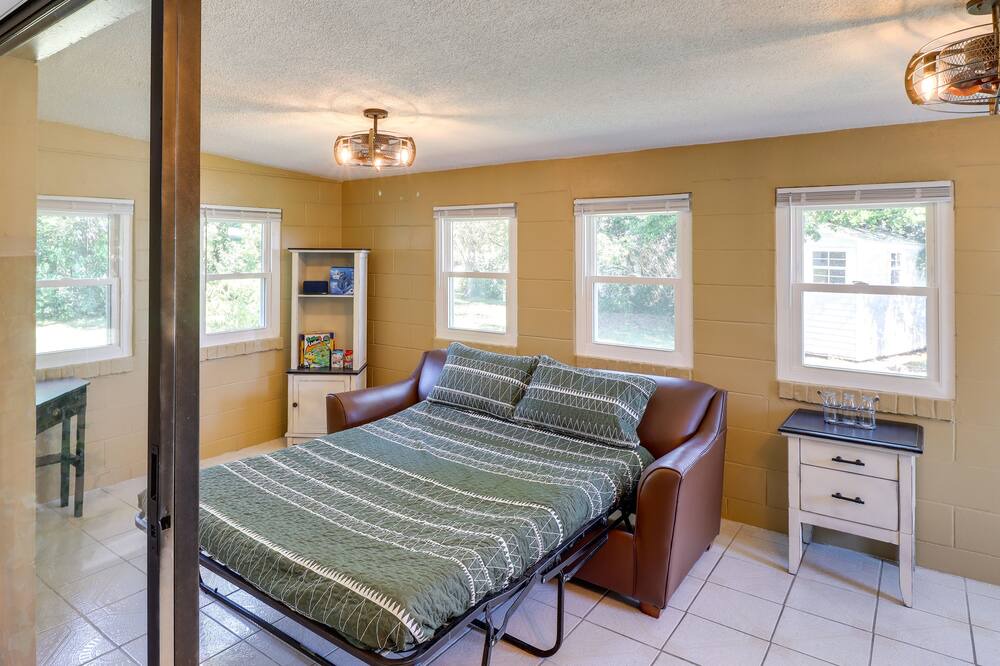 Photo of Bedroom in Silver Springs Shores