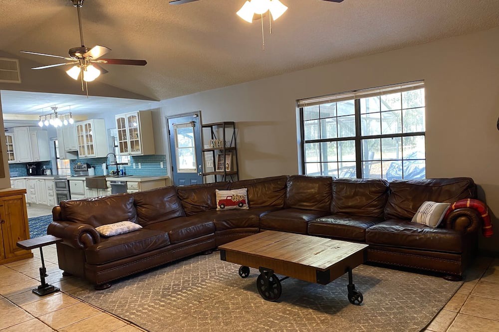 Photo of Livingroom in Fellowship