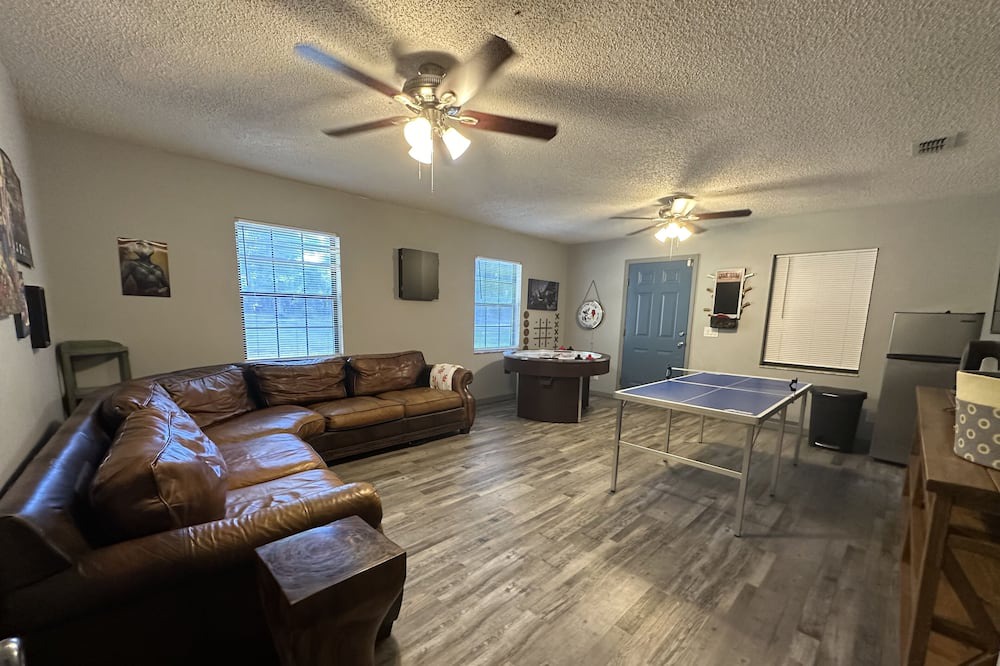 Photo of Livingroom in Fellowship