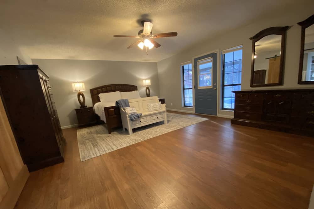 Photo of Livingroom in Fellowship