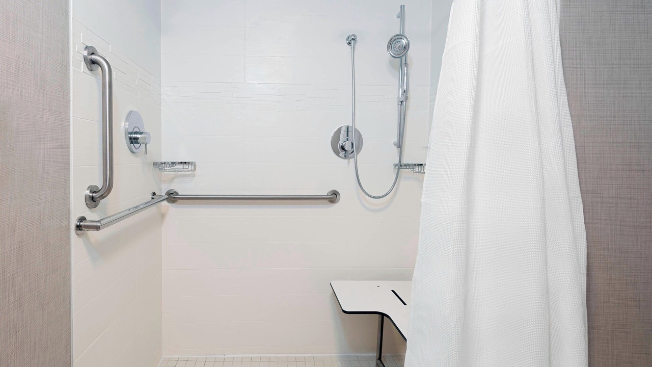 Photo of Bathroom in Bayou Oaks