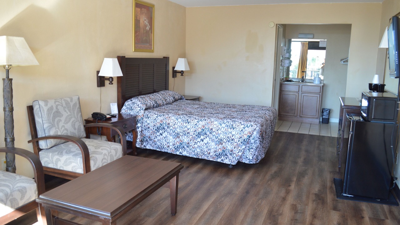 Photo of Bedroom in Tarpon Springs