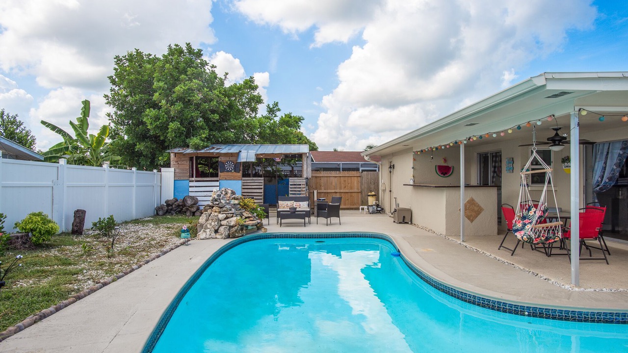 Photo of Outdoor in Embassy Hills