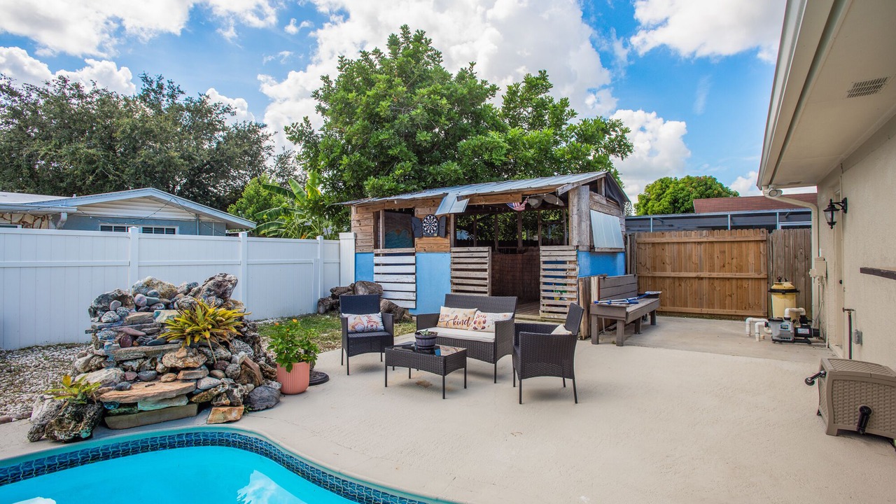 Photo of Outdoor in Embassy Hills
