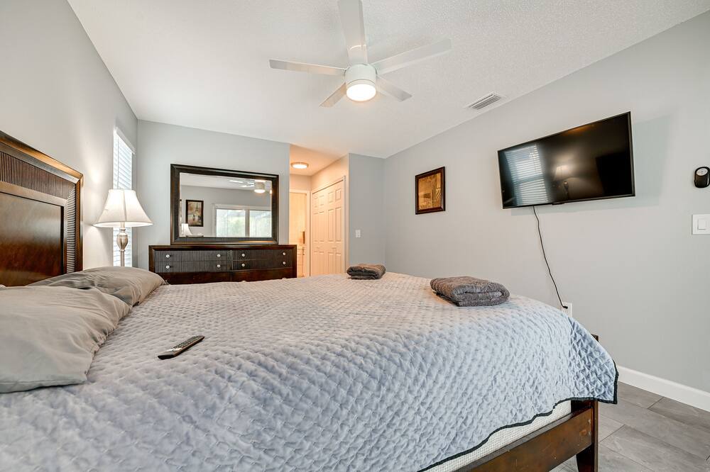 Photo of Bedroom in Orchid Lake Village
