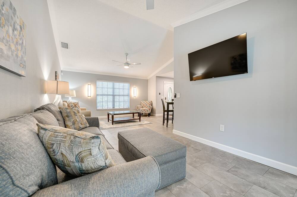 Photo of Livingroom in Orchid Lake Village