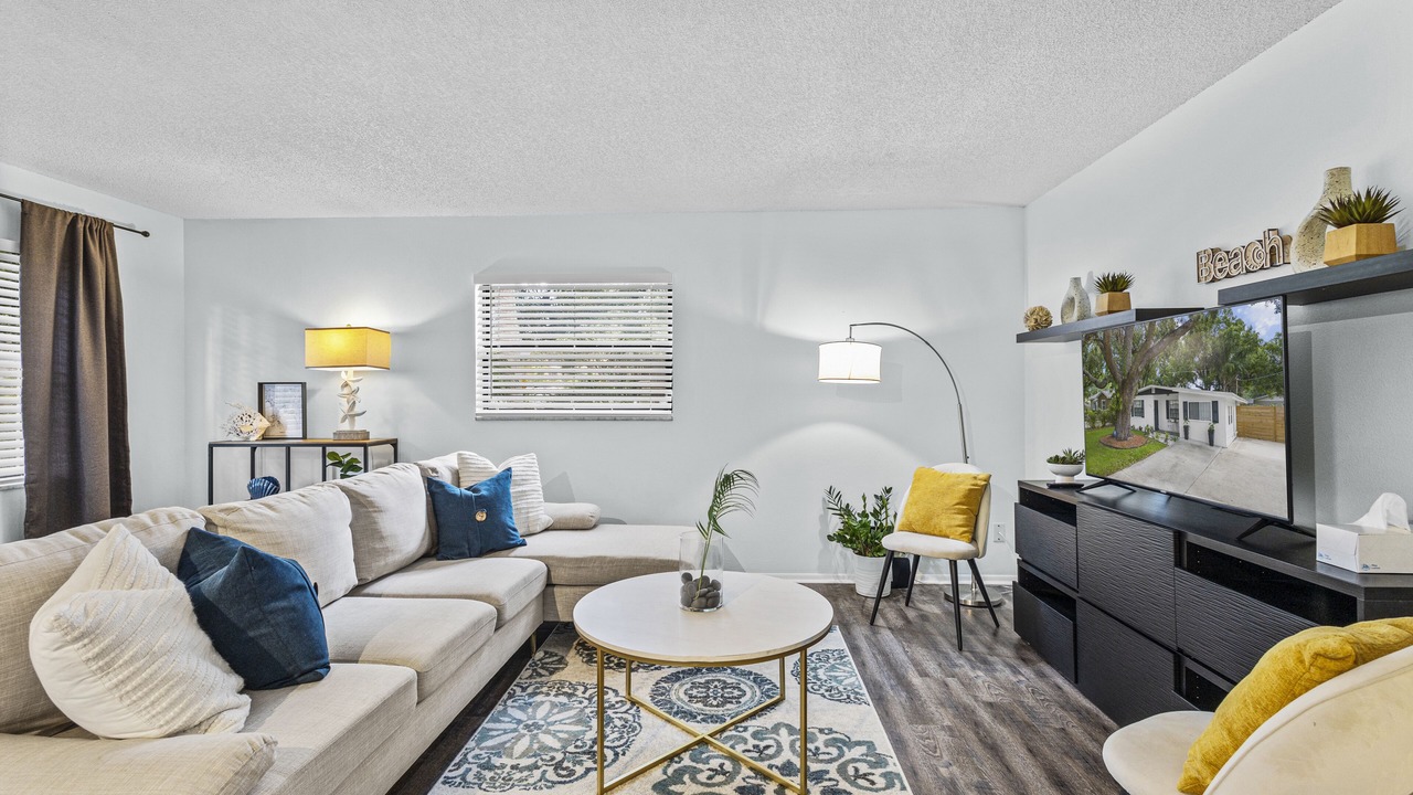 Photo of Livingroom in Port Tampa City