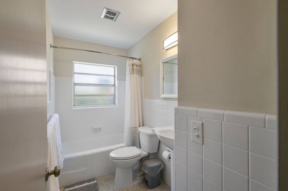 Photo of Bathroom in Pinellas Point