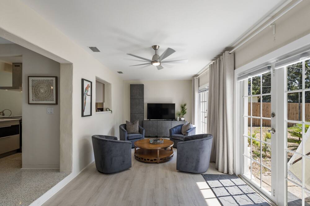 Photo of Livingroom in Pinellas Point