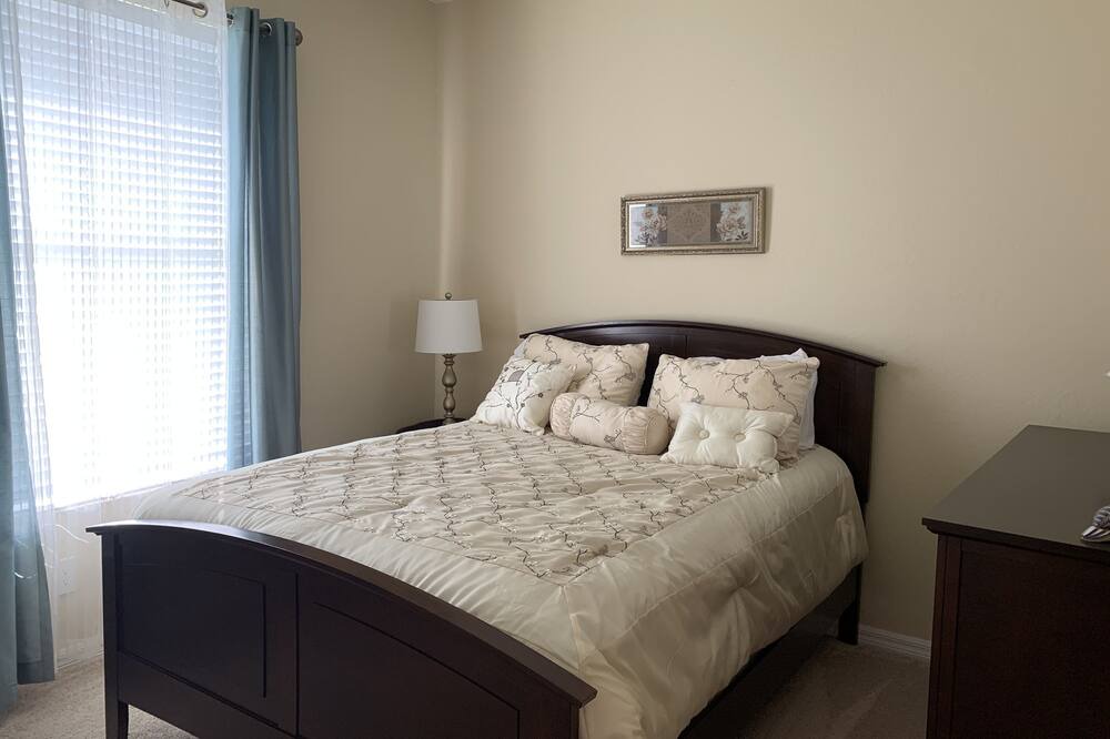 Photo of Bedroom in Apollo Beach