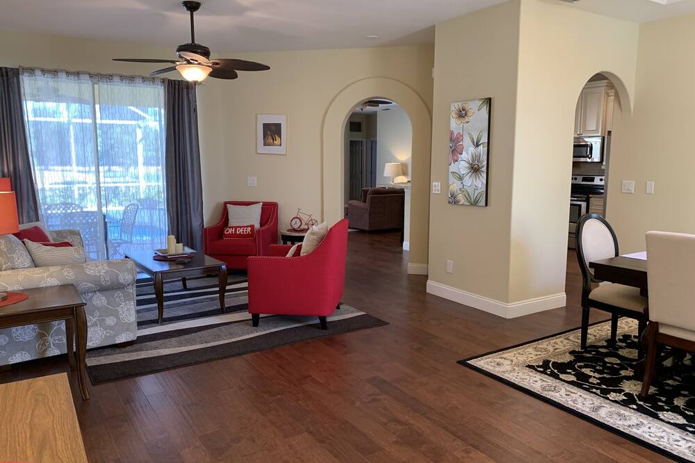 Photo of Livingroom in Apollo Beach