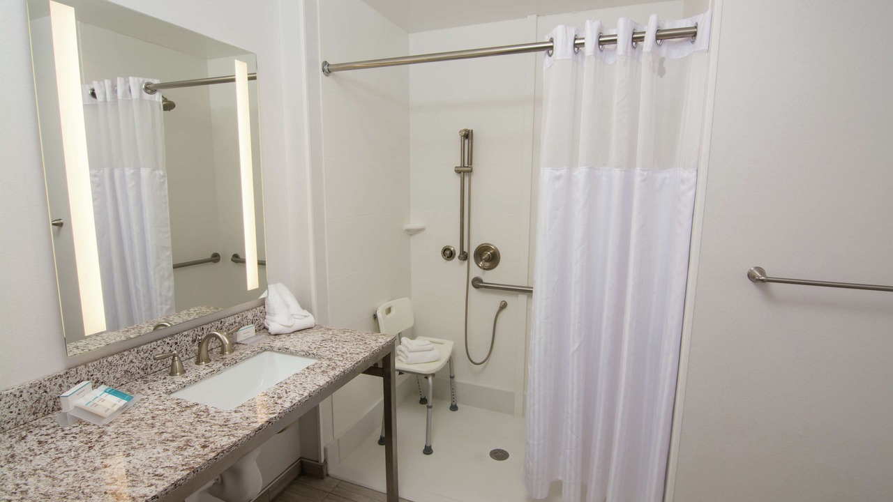 Photo of Bathroom in Lutz