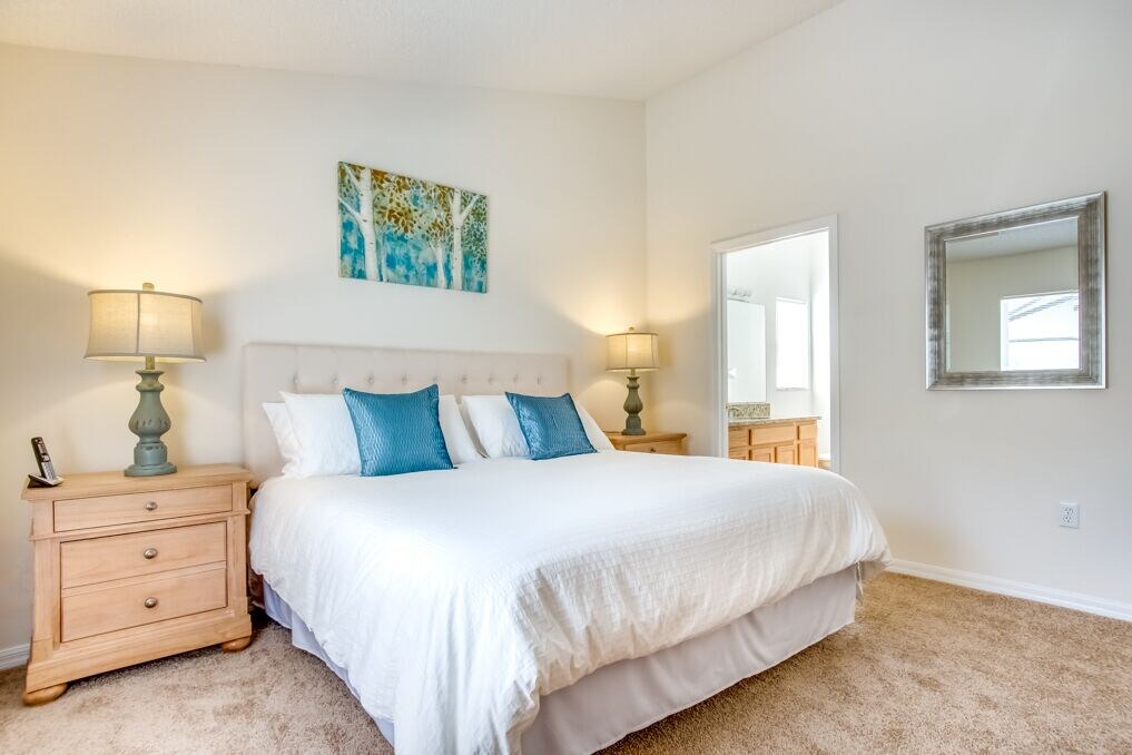 Photo of Bedroom in Florida Pines