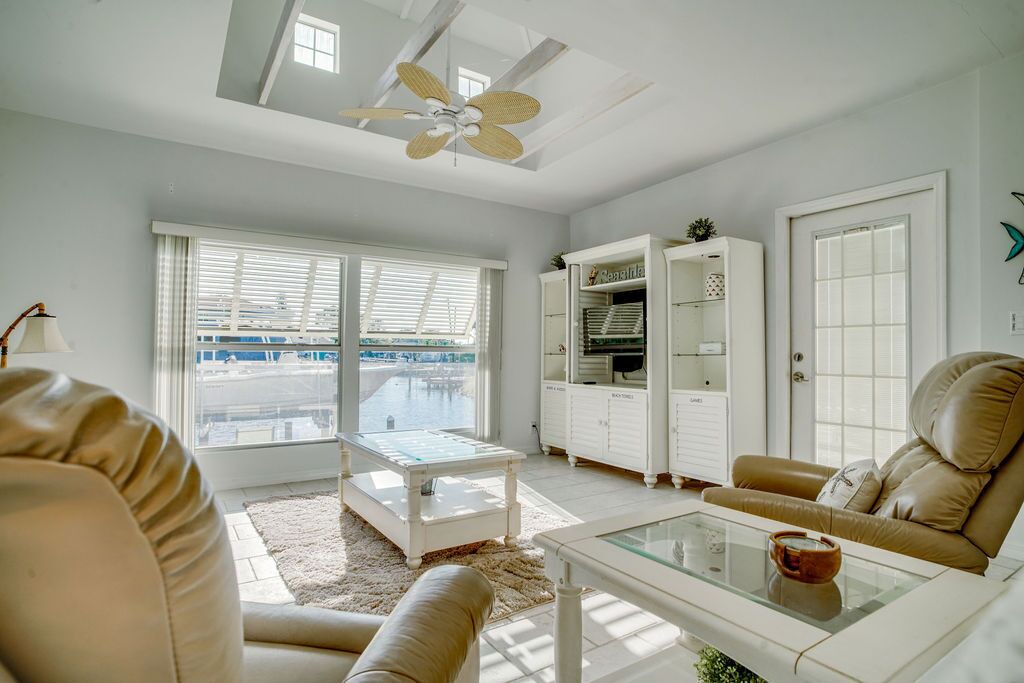 Photo of Livingroom in Bayshore Gardens
