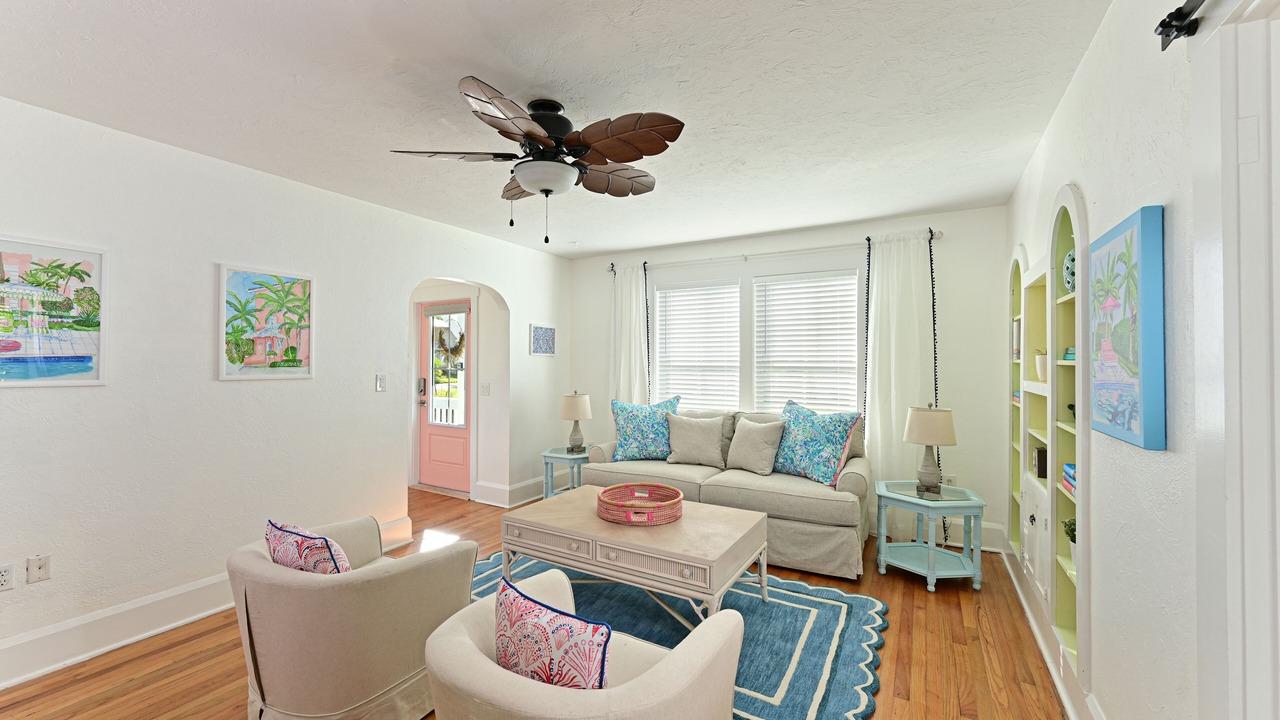Photo of Livingroom in River District