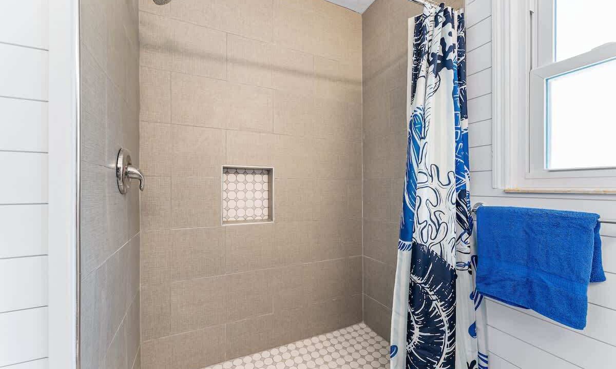 Photo of Bathroom in Laurel Park