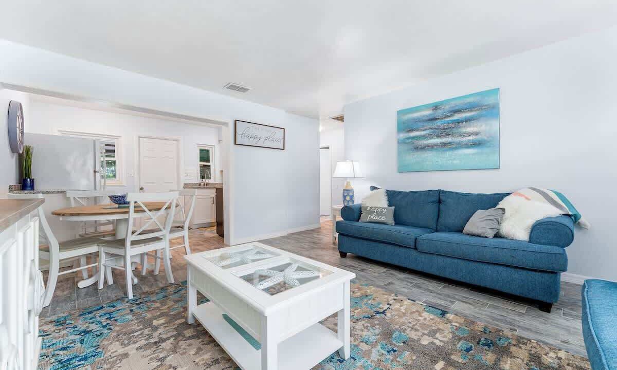 Photo of Livingroom in Laurel Park